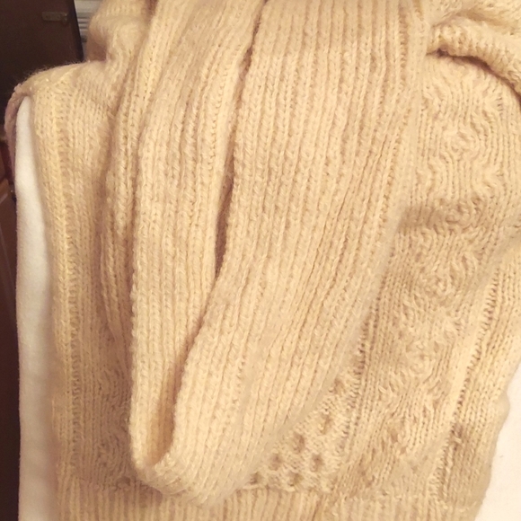 Knit Hooded Sweater - Picture 3 of 4